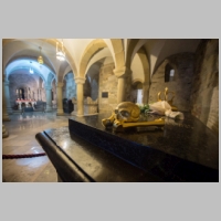 Bazylika archikatedralna św. Stanisława i św. Wacława w Krakowie, photo Catholic Church England and Wales, flickr, crypt,4.jpg